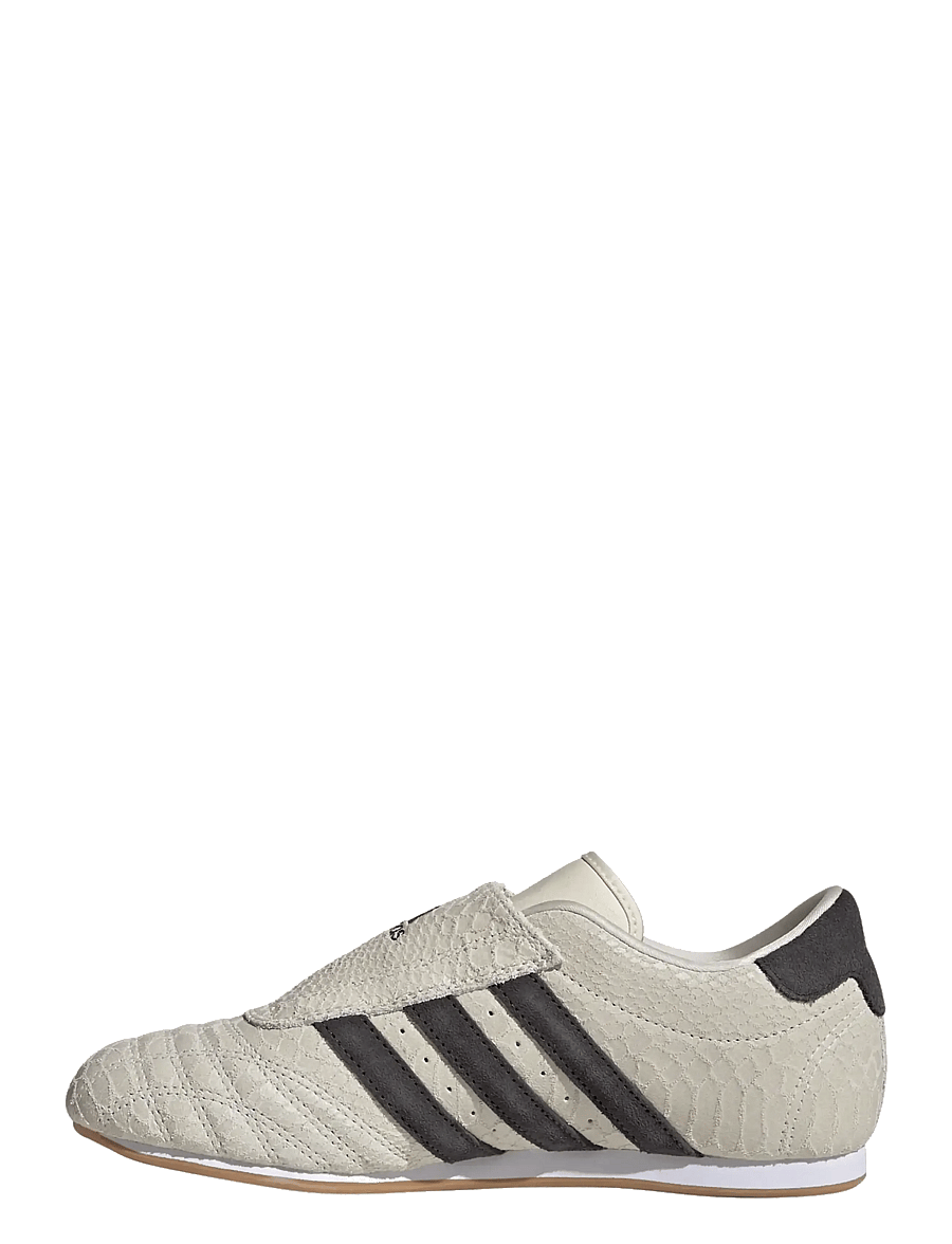adidas Originals - adidas TAEKWONDO W - lave sneakers - crewht/utiblk/gum3 - 2