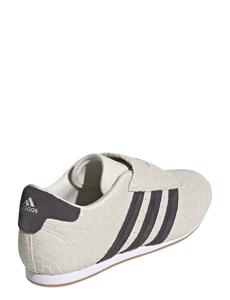 adidas Originals - adidas TAEKWONDO W - lave sneakers - crewht/utiblk/gum3 - 3