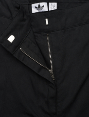 adidas Originals - CHINO PANT - sporta bikses - black - 3
