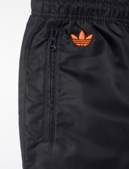 adidas Originals - NEUCL+ TP - sports pants - black/seimor - 3