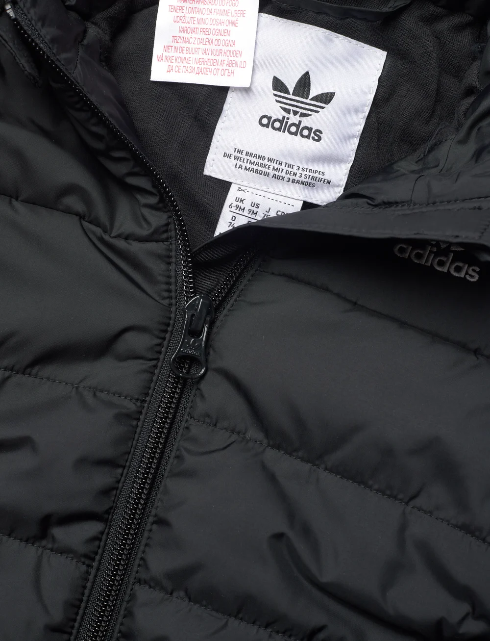 adidas Originals Padded Jacket 45 Kaufen Sie Daunen und Steppjacken von adidas Originals online unter Boozt . Schnelle Lieferung und einfache Retouren