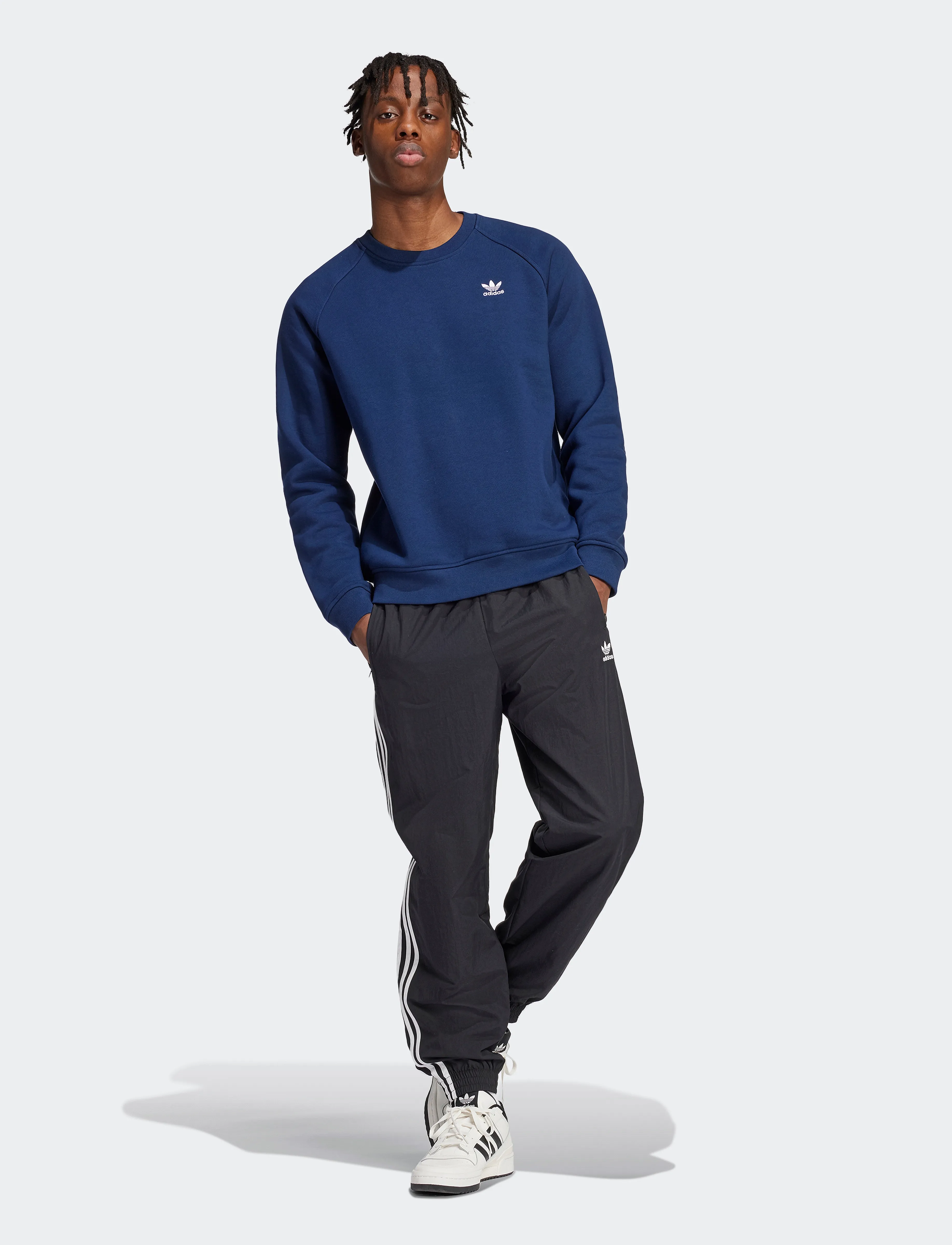 adidas Originals ESS CREW - Sweatshirts - NINDIG / navy