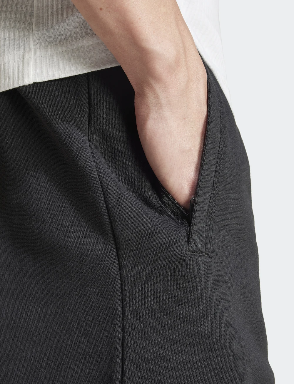 adidas Originals - ESS SHO - bottoms - black - 3