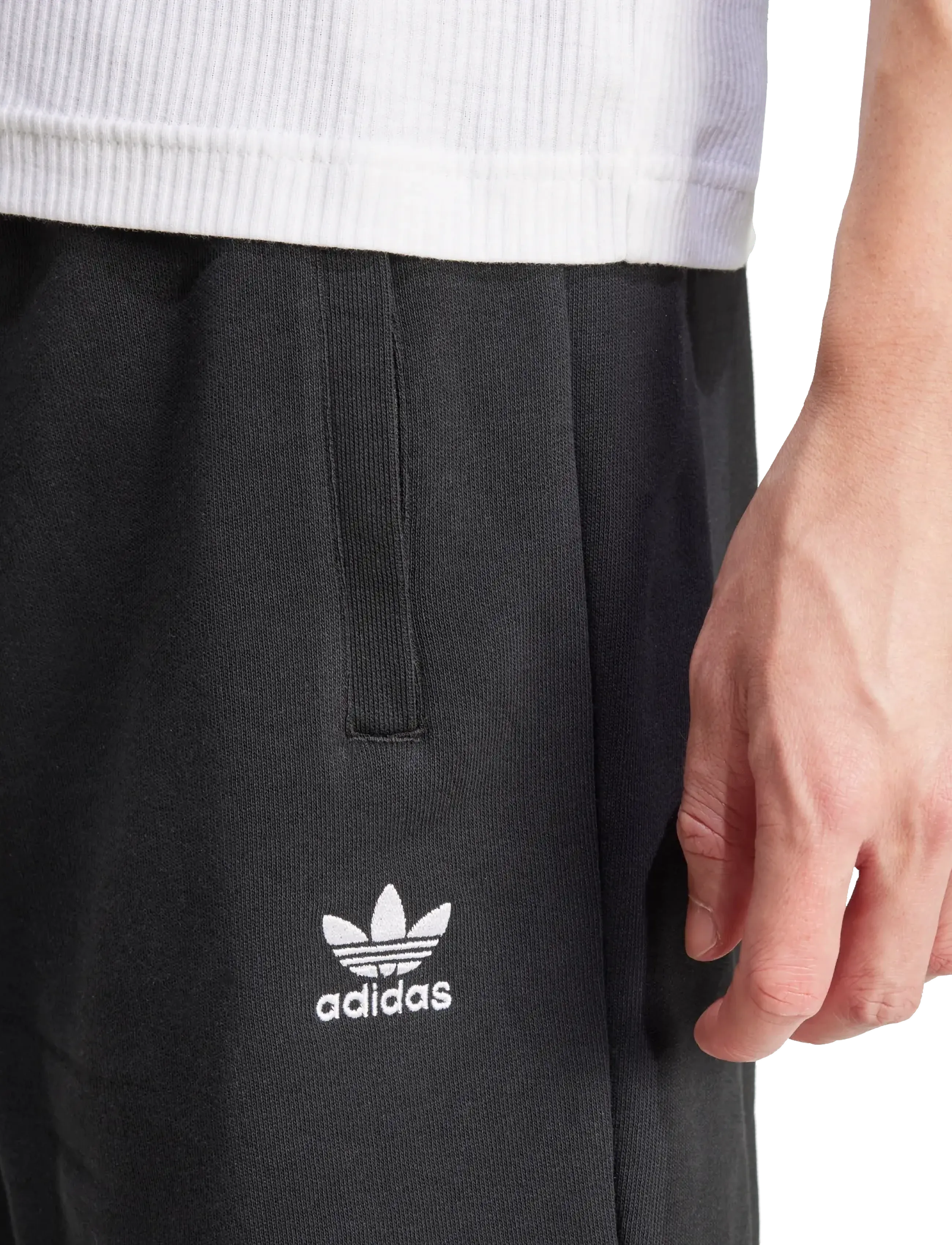 adidas Originals - ESS SHO - alaosat - black - 4
