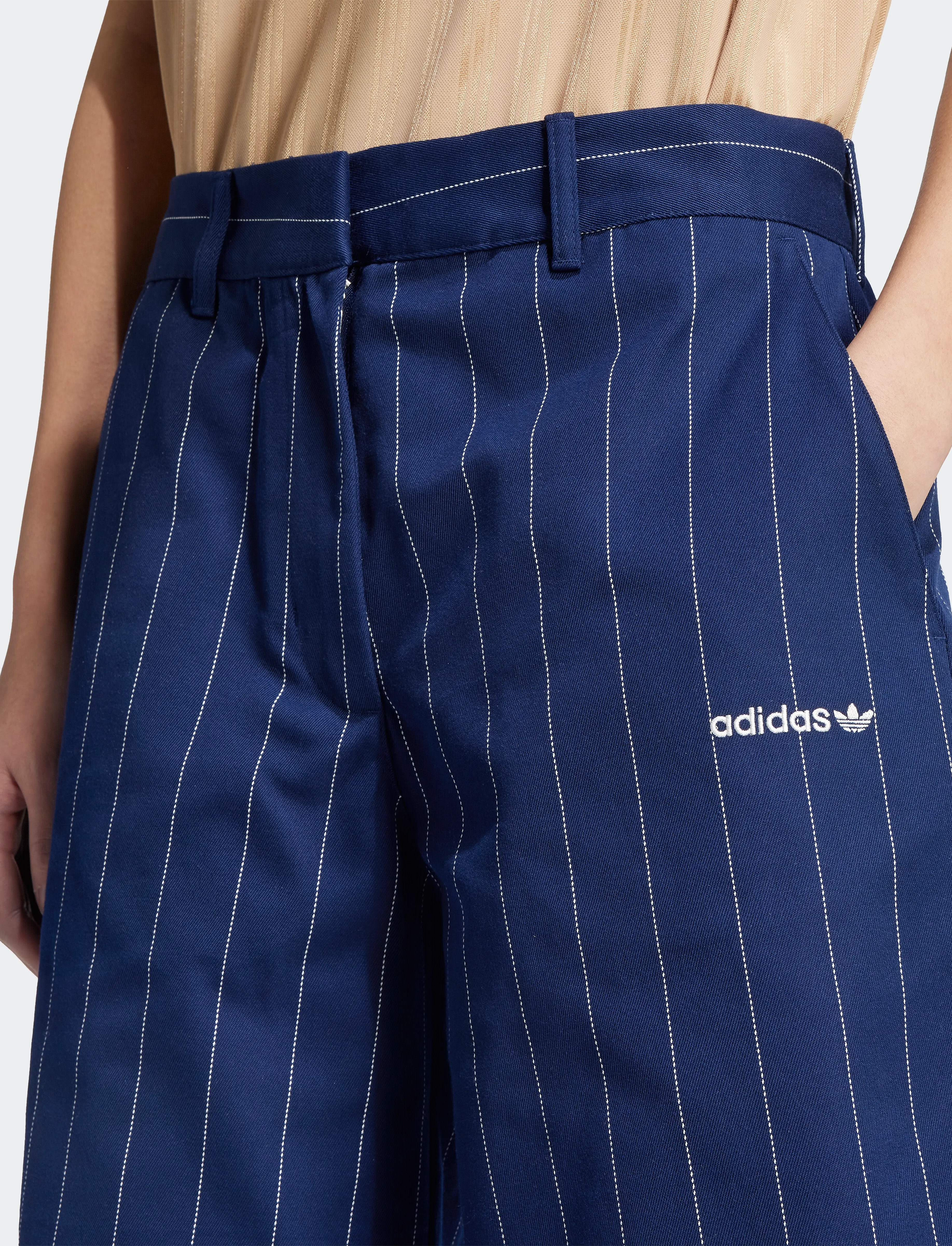 adidas Originals - PINSTRIPE SHORT - nindig/owhite - 5