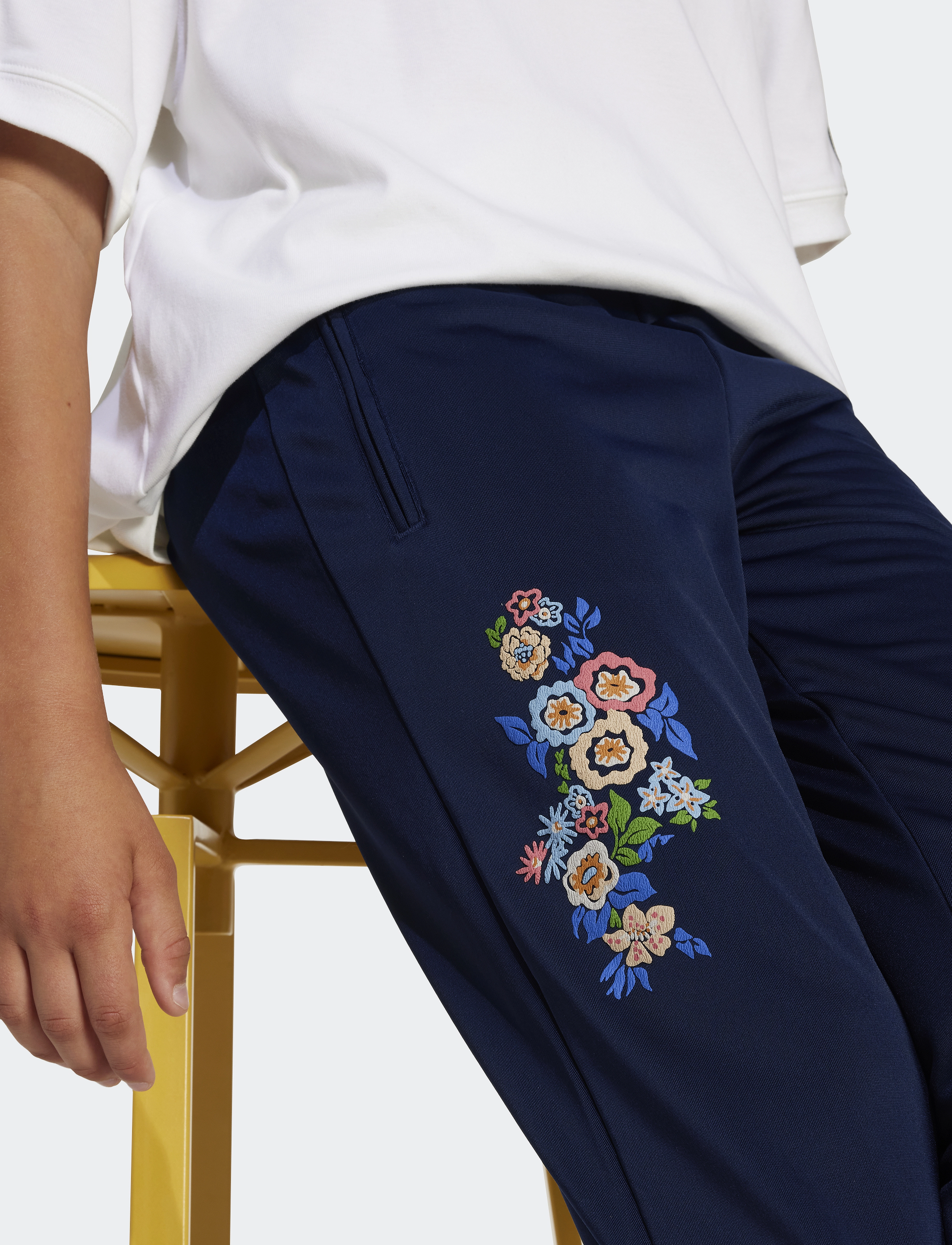 adidas Originals - FIREBIRD PANTS - sweatpants - nindig - 4