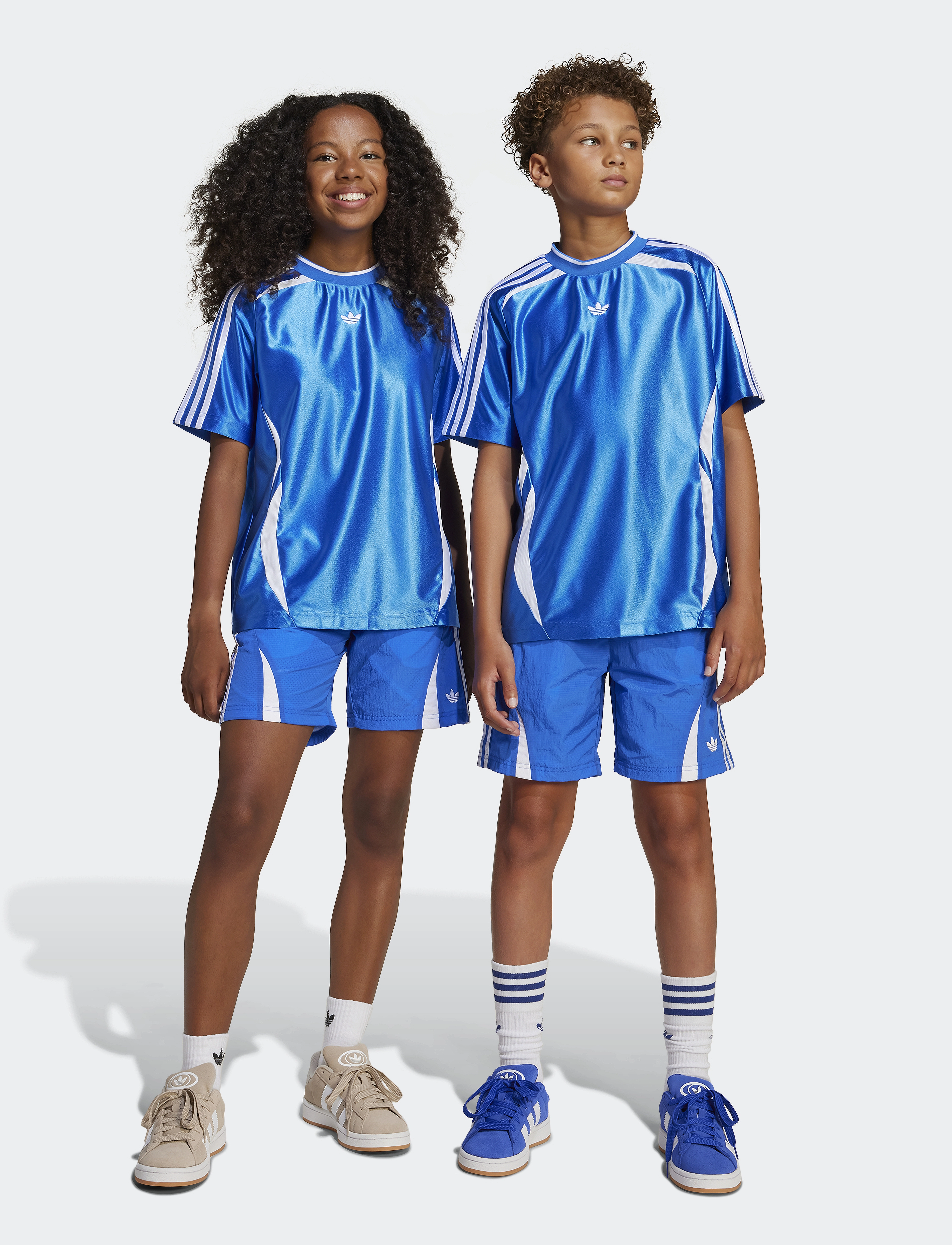 adidas Originals WOVEN SHORT - Shorts - BLUE / blue