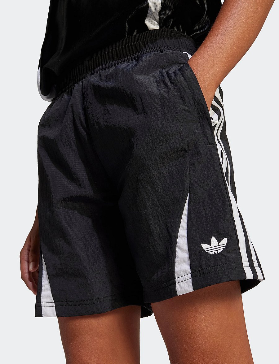 adidas Originals - WOVEN SHORT - shorts de sport - black - 5