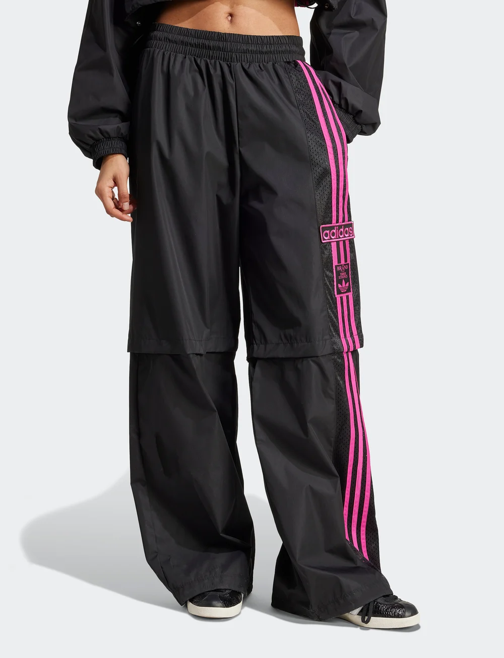 adidas Originals - WOVEN TRACKPANT - vabaajapüksid - black - 4