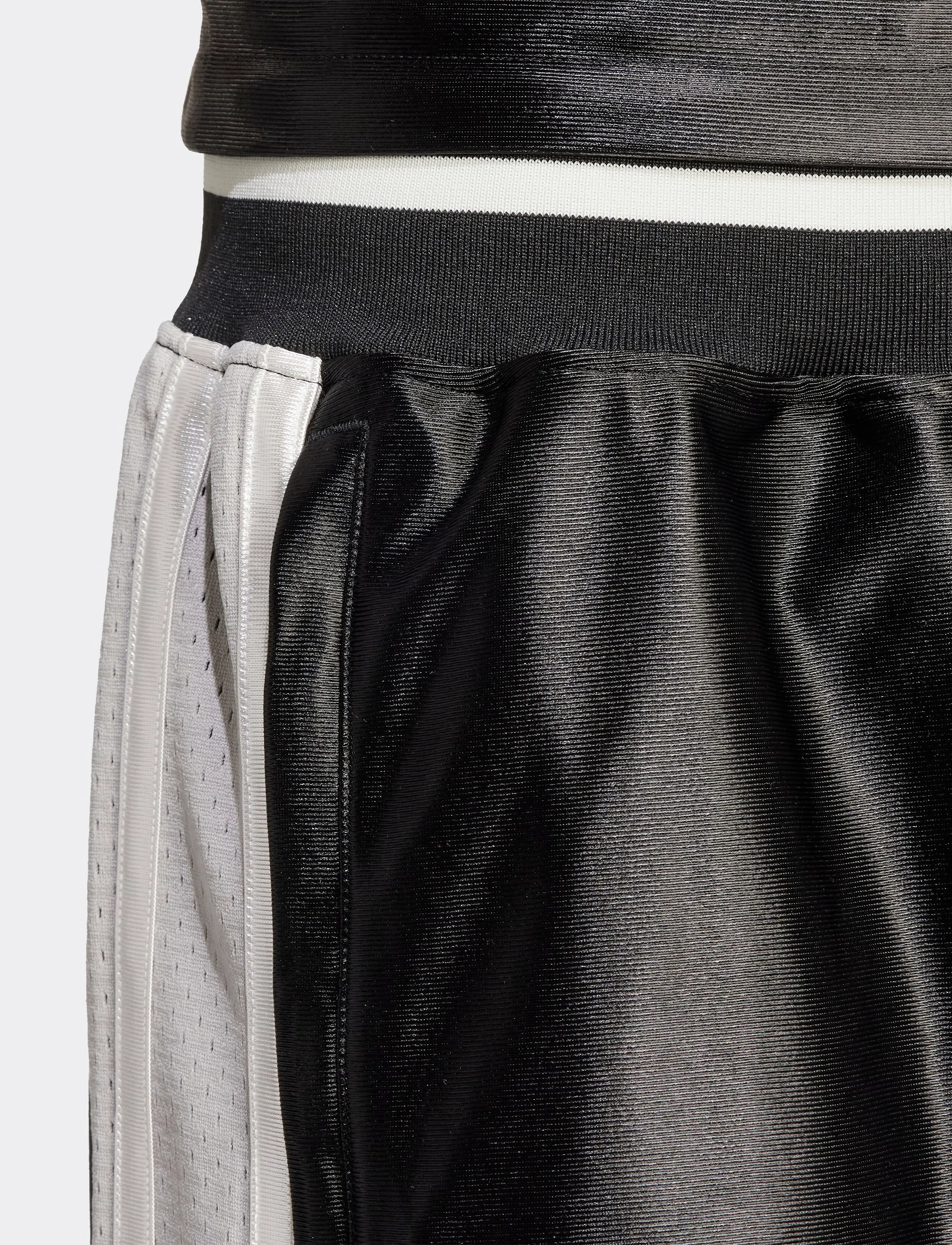 adidas Originals - CUTLINE SHORT - shorts décontractés - black - 2