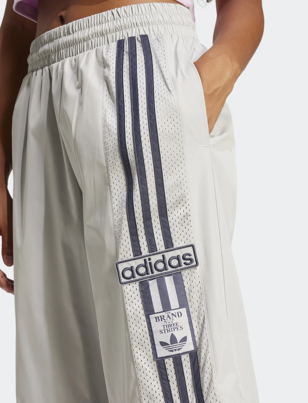 adidas Originals - WOVEN TRACKPANT - vabaajapüksid - gretwo - 4
