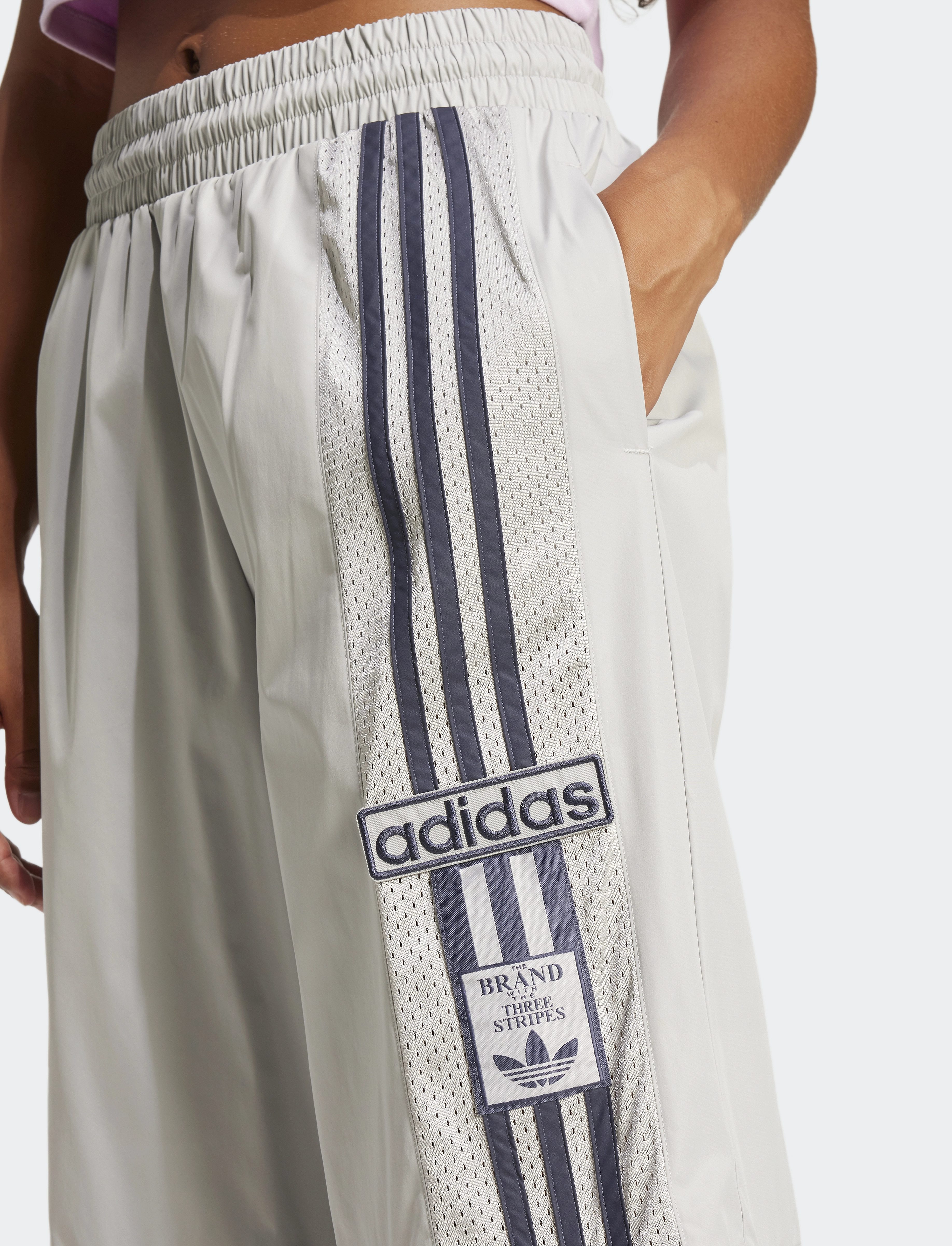 adidas Originals - WOVEN TRACKPANT - casual - gretwo - 4