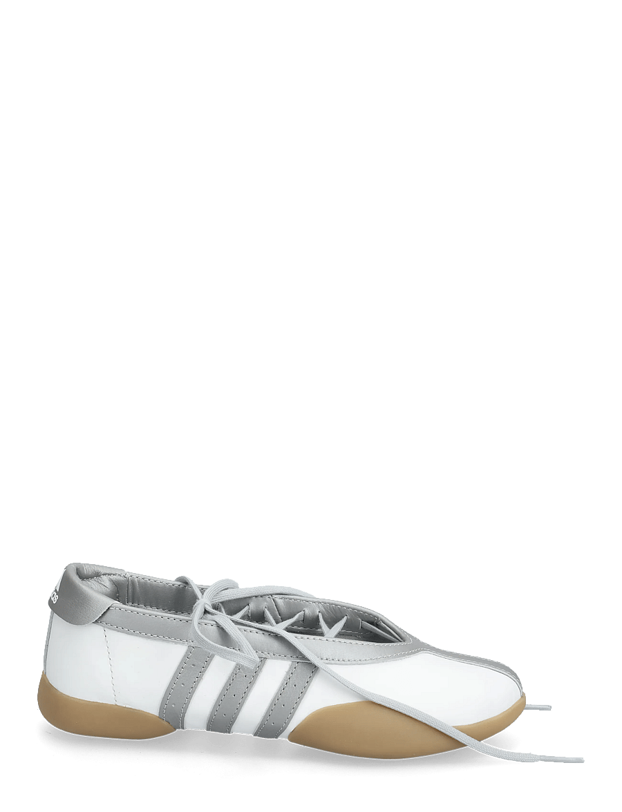 adidas Originals - TAEKWONDO MEI BALLET W - lave sneakers - ftwwht/silvmt/gum3 - 1
