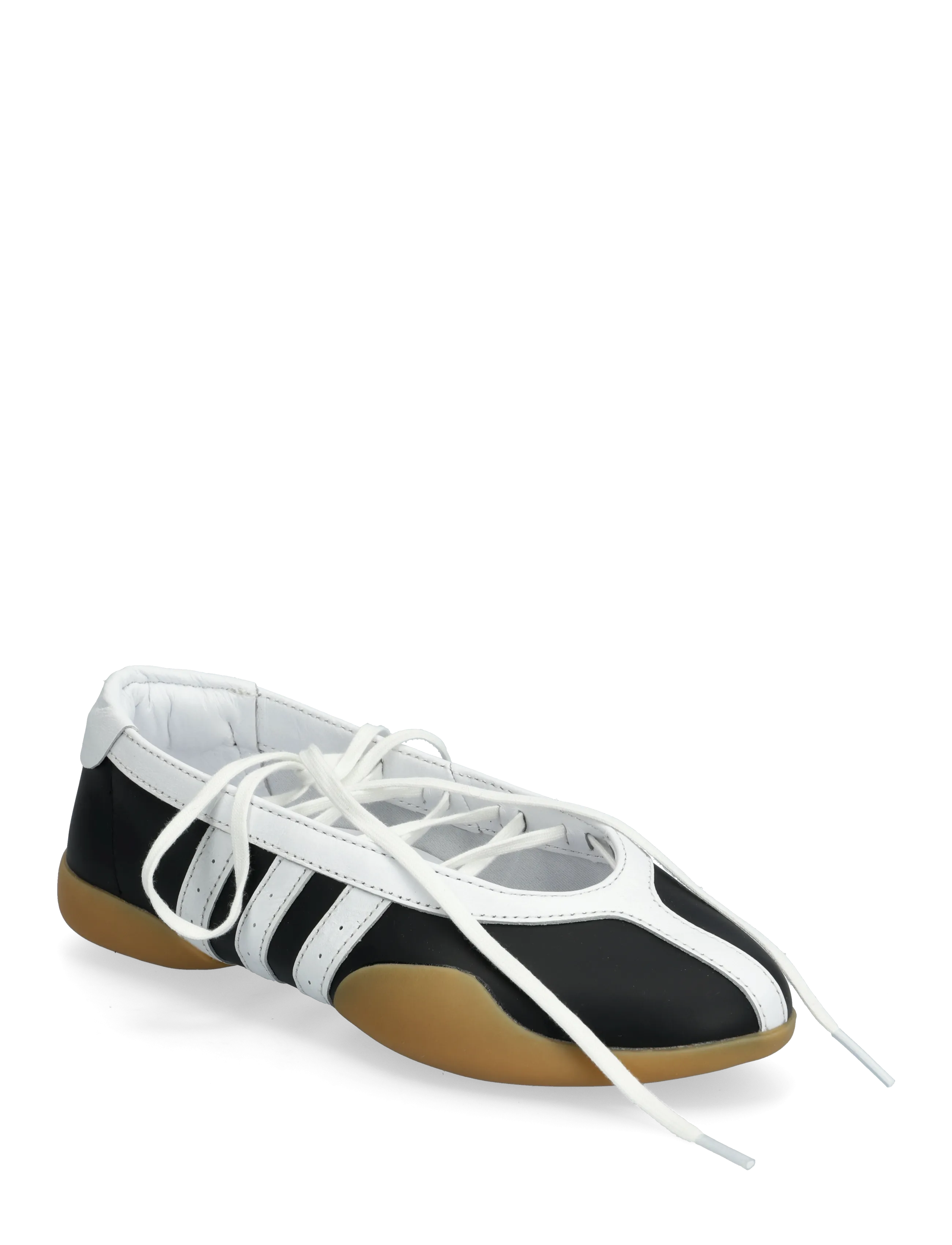 adidas Originals TAEKWONDO MEI BALLET W - Inomhusskor - CBLACK/FTWWHT/GUM3 / multi