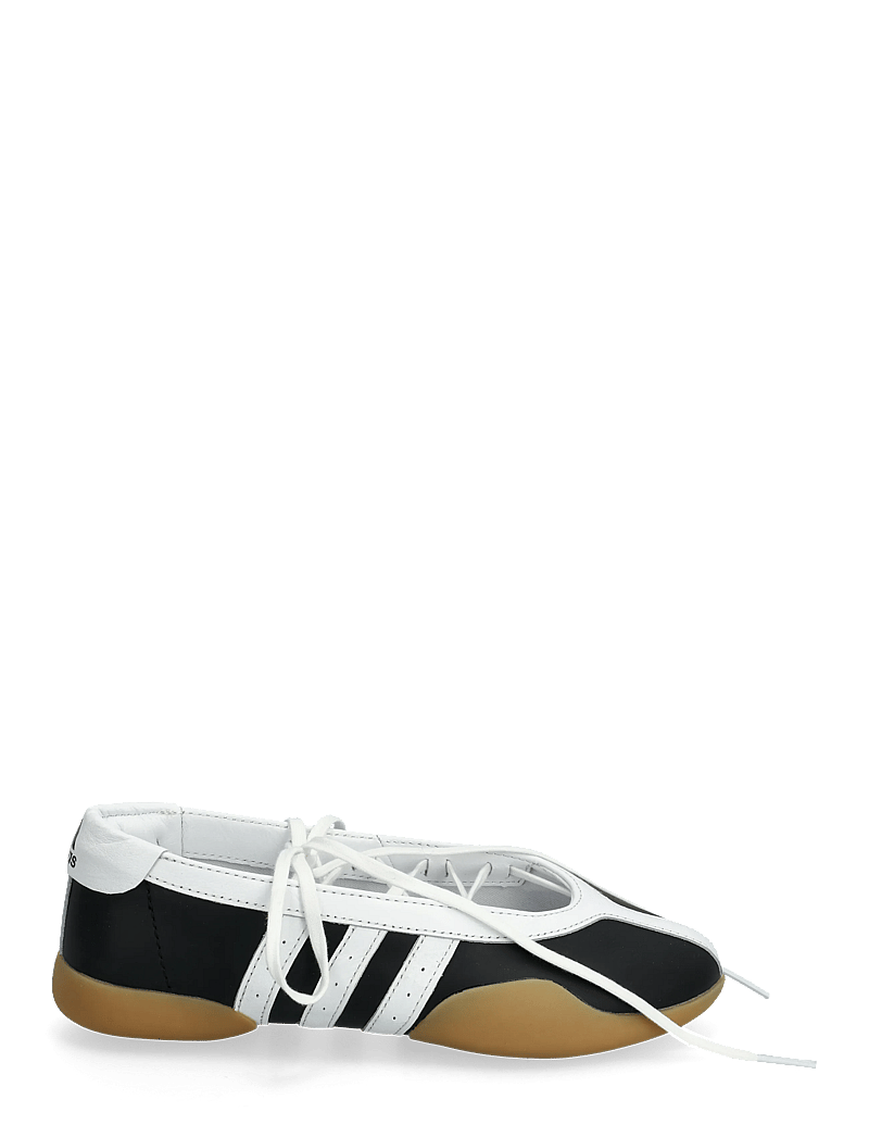 adidas Originals - TAEKWONDO MEI BALLET W - sandaalid ja sussid - cblack/ftwwht/gum3 - 1