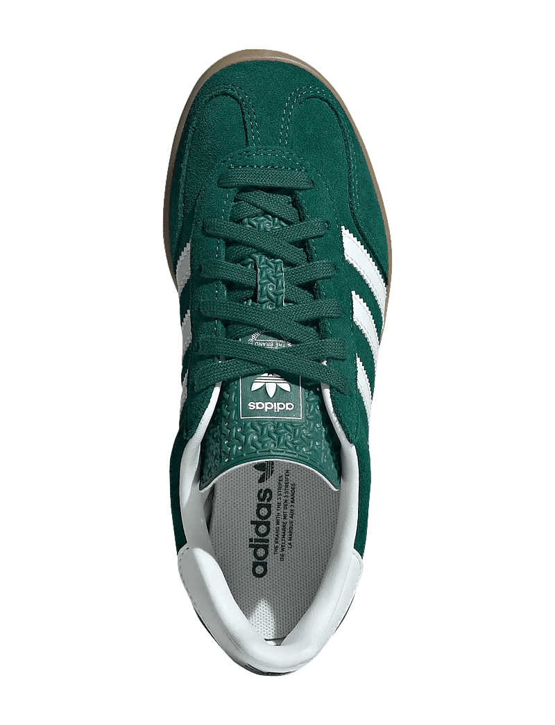adidas Originals - GAZELLE INDOOR J - låga sneakers - cgreen/ftwwht/gum2 - 4