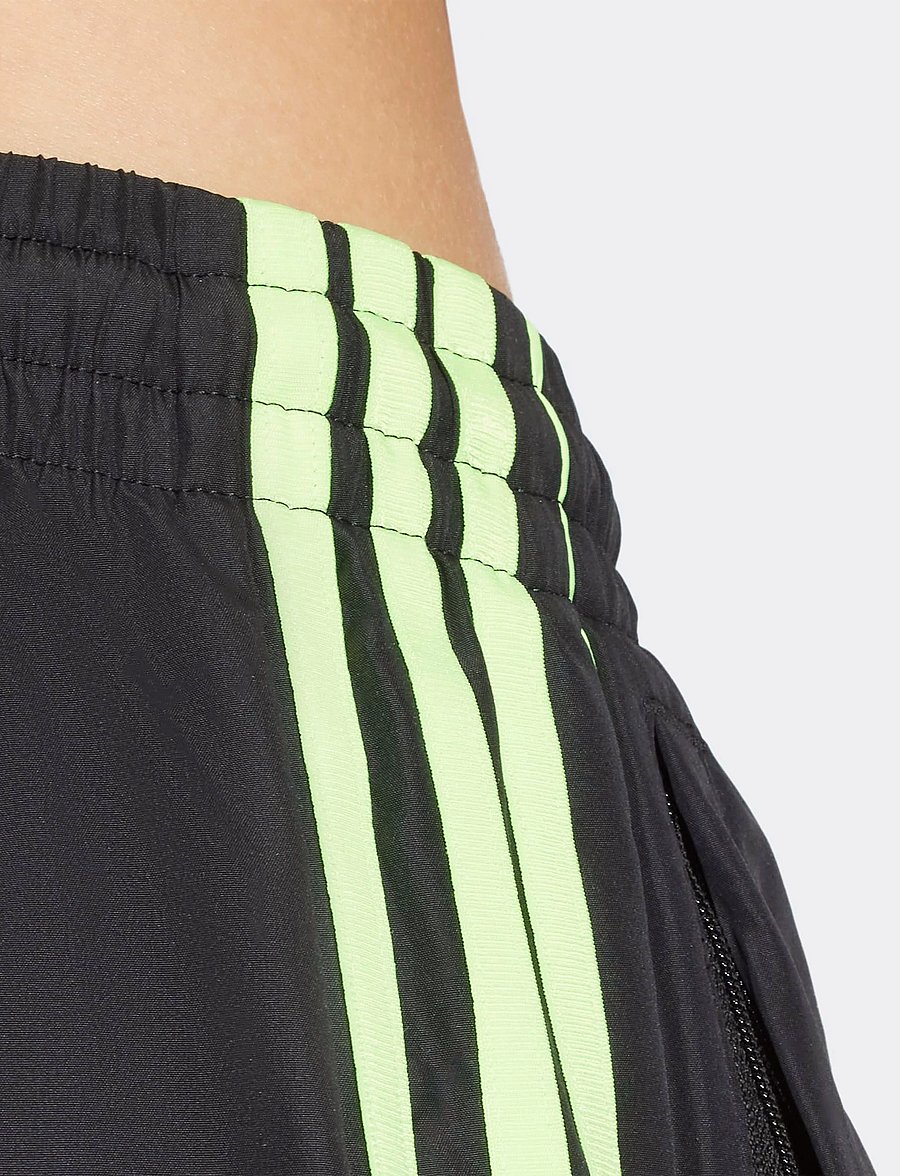 adidas Originals - TEAMGEIST TP - casual byxor - black/siggnr - 3