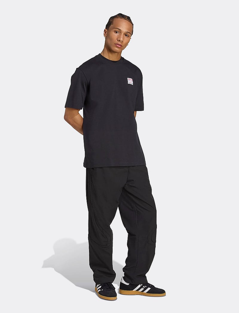 adidas Originals - GRAPHIC LO SS T - oberteile & t-shirts - black - 0