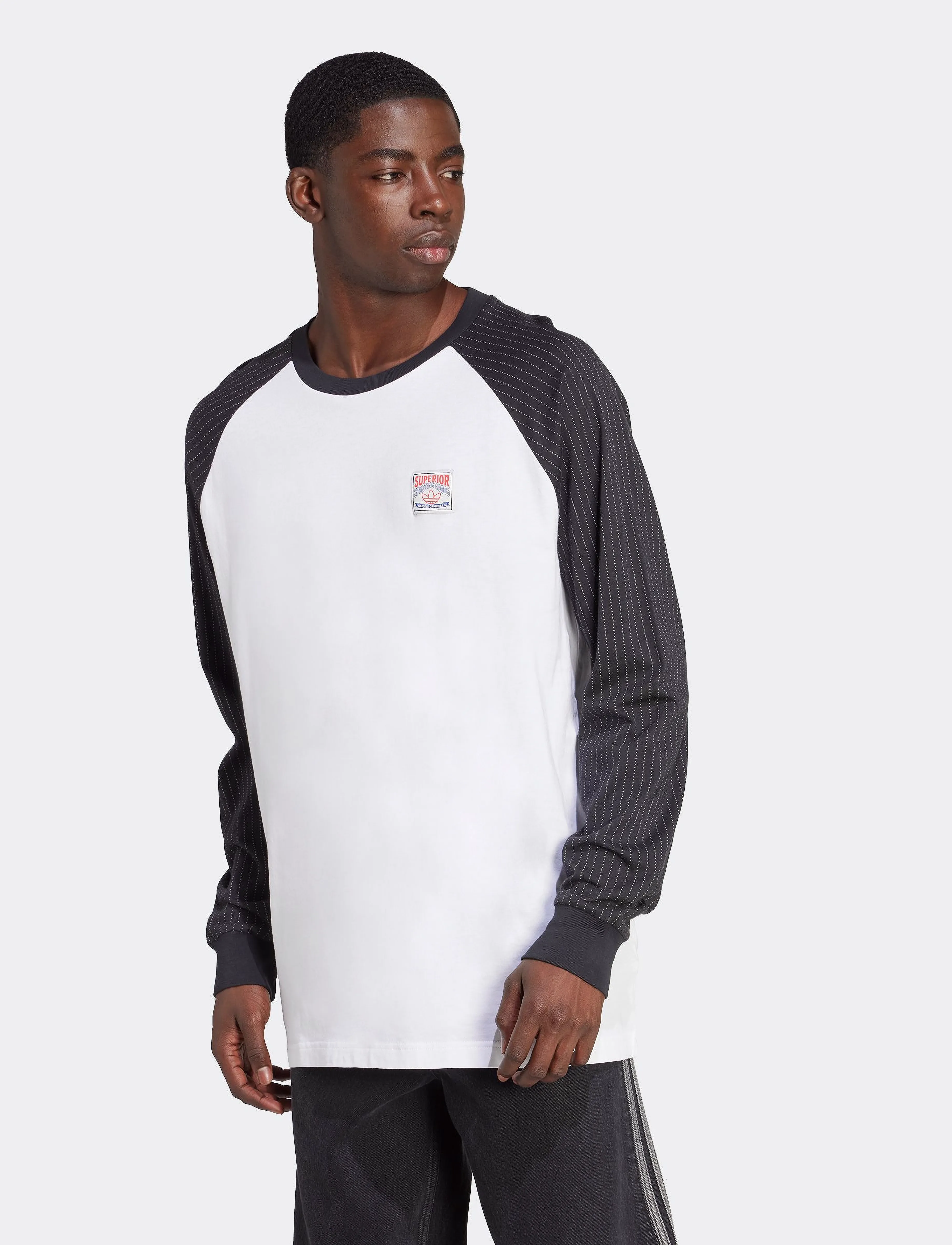 adidas Originals GRAPHIC LO TEE - T-shirts - WHITE/BLACK / white