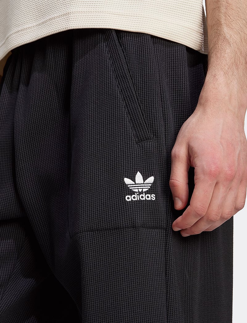 adidas Originals - ESSENTIALS PT - sweatpants - black - 4