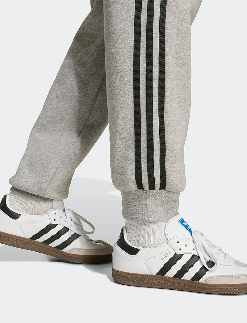 adidas Originals - PANTS - sportiska stila bikses - mgreyh - 3
