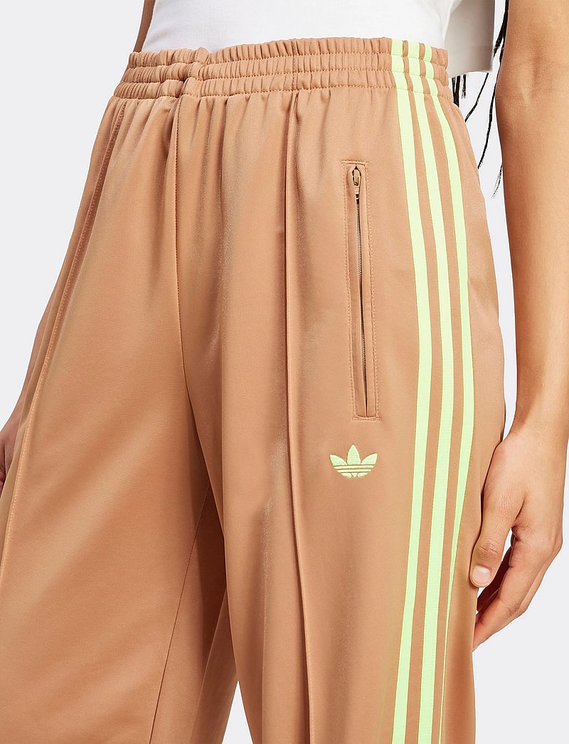 adidas Originals - FIREBIRD TP - träningsbyxor - cardbo/siggnr - 3