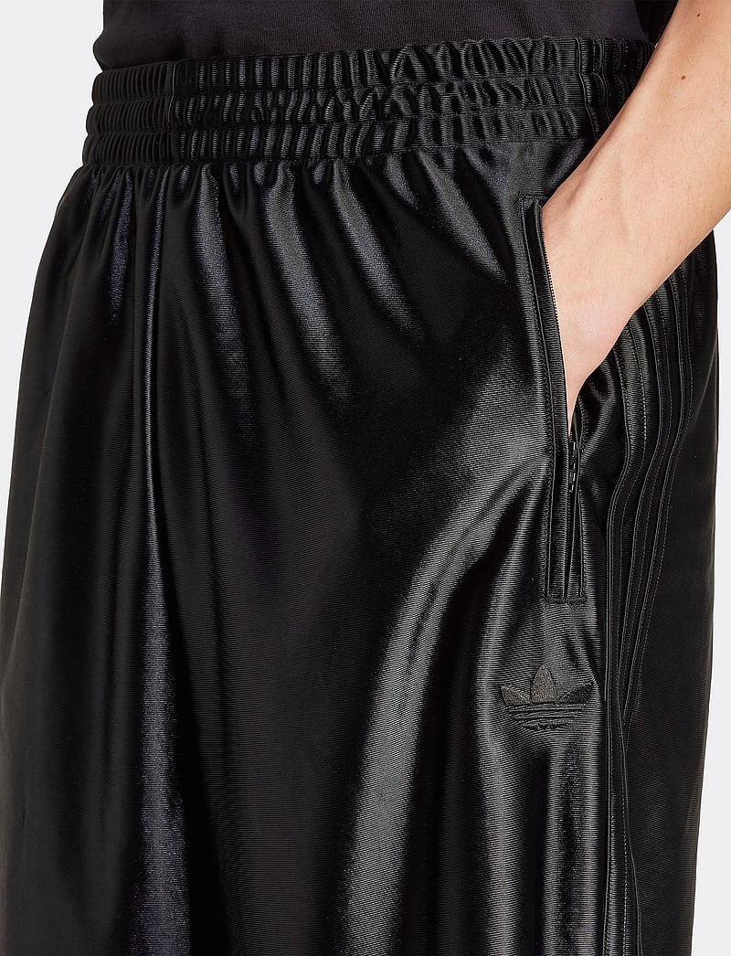 adidas Originals - FIREBIRD SHORT - black/black - 5