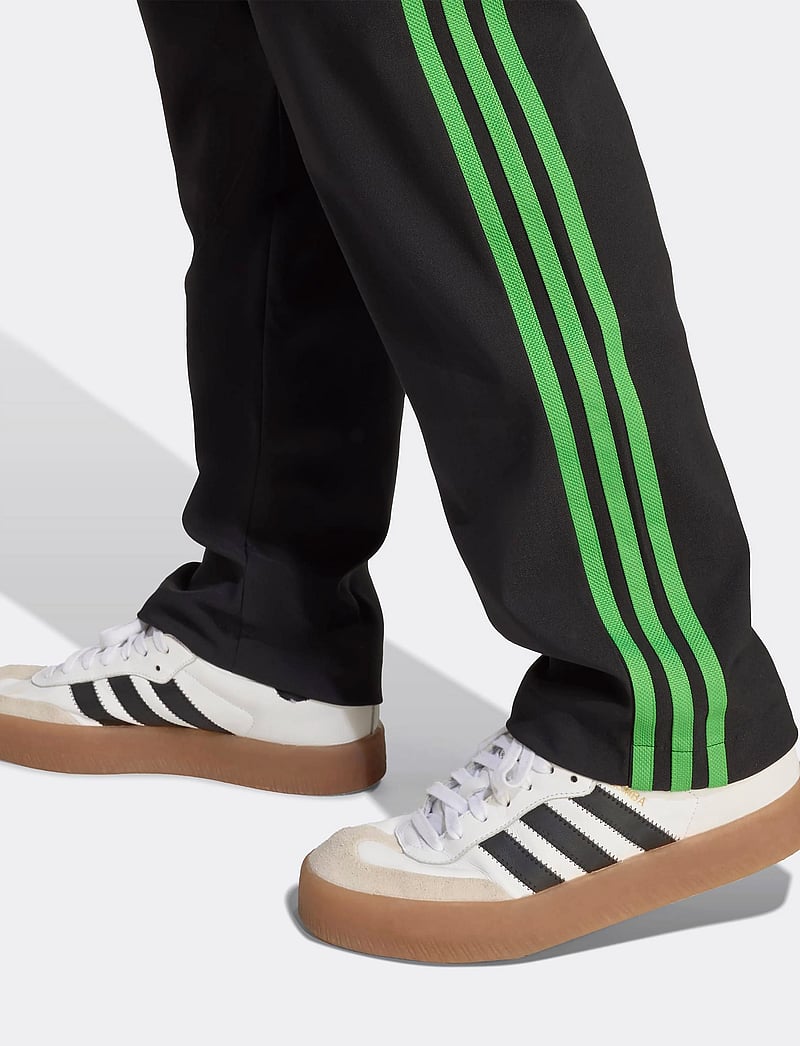 adidas Originals - WIDE LEG PANTS - sportiska stila bikses - black - 3