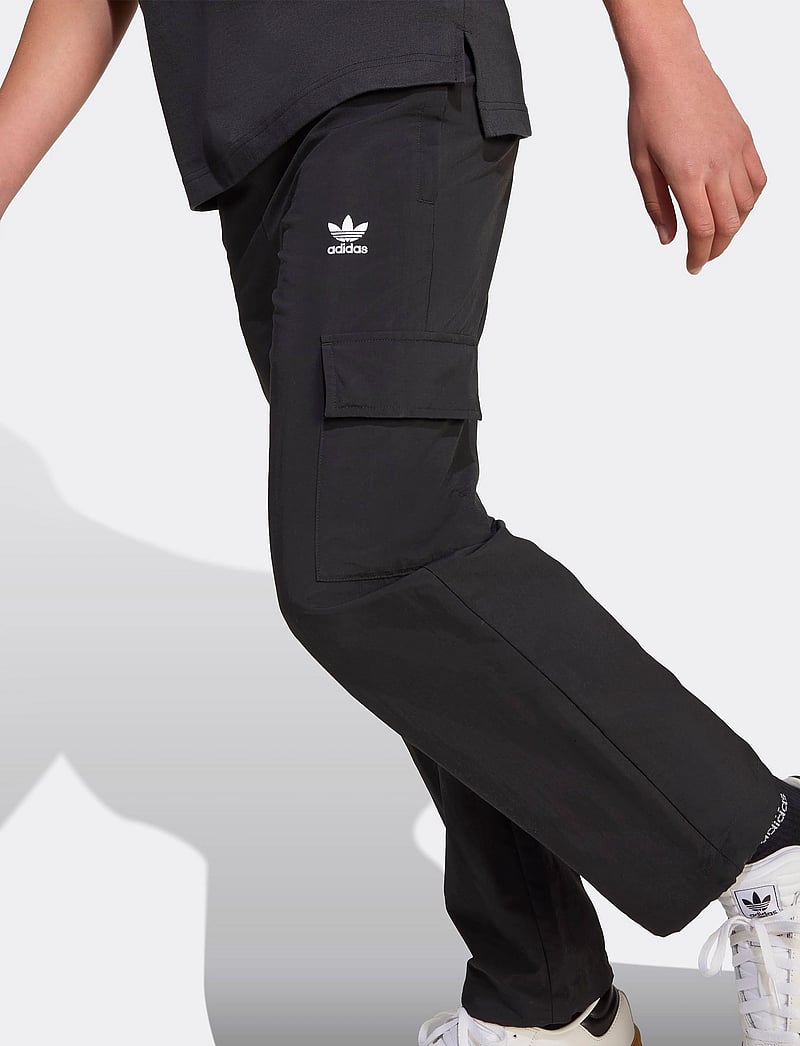 adidas Originals - OH WOVEN CARGO - sportiska stila bikses - black/white - 3