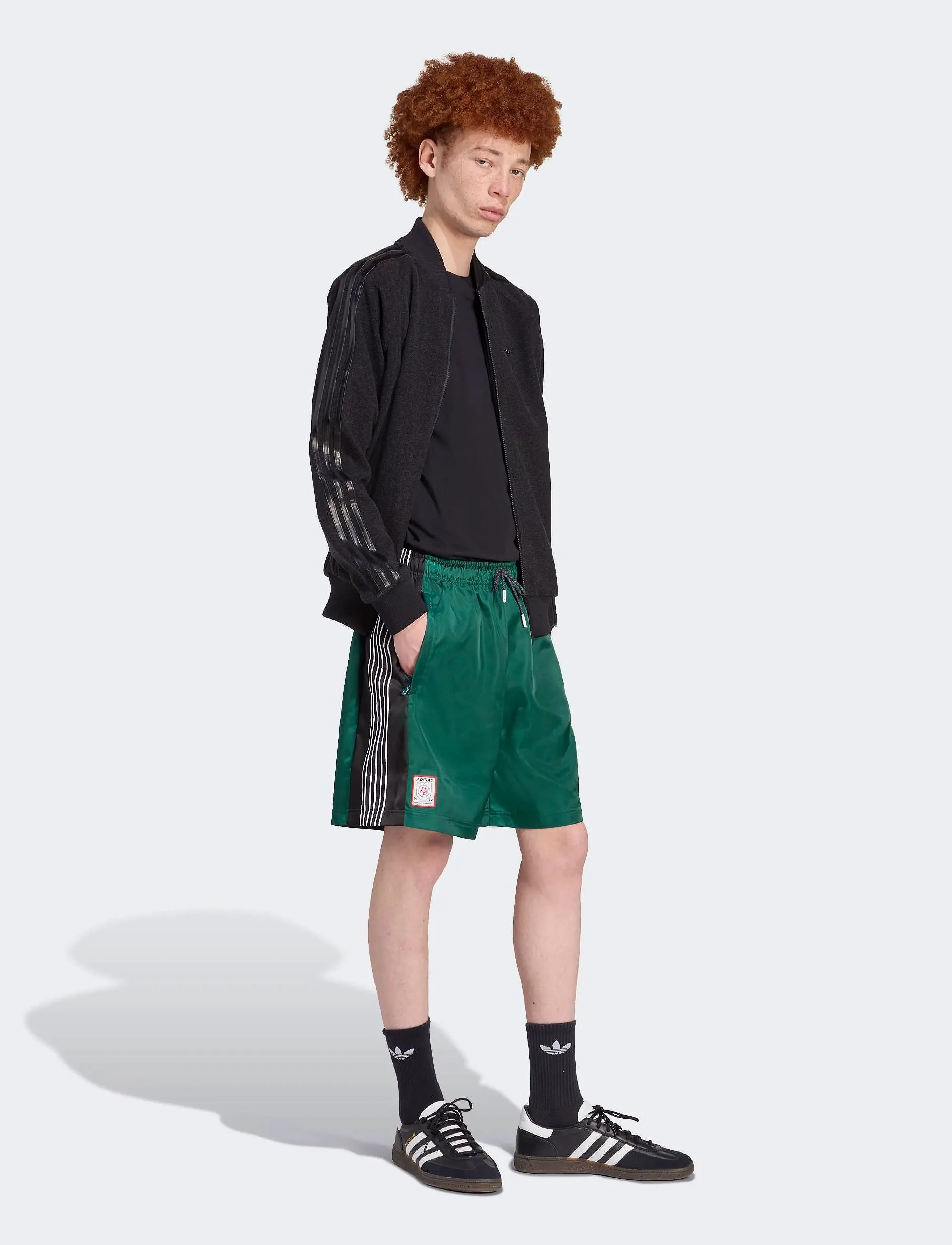 adidas Originals - ARCHIVE SHORT - cgreen/black - 4