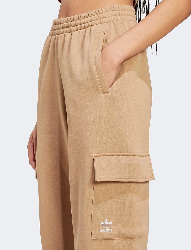 adidas Originals - ESS CARGO PANTS - trainingsbroek - cardbo - 3