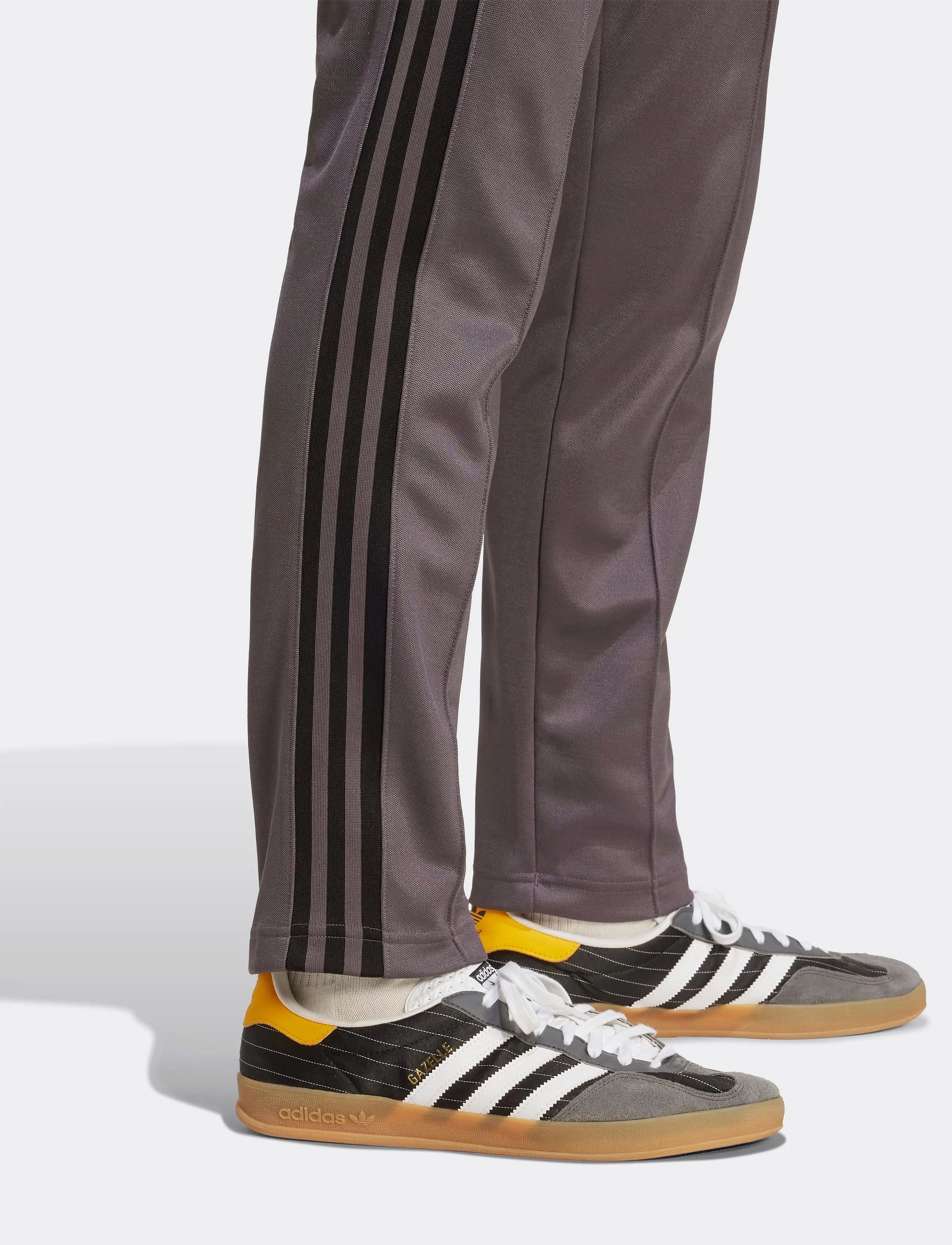 adidas Originals - CLASSIC TP - spodnie treningowe - grestr/black - 4