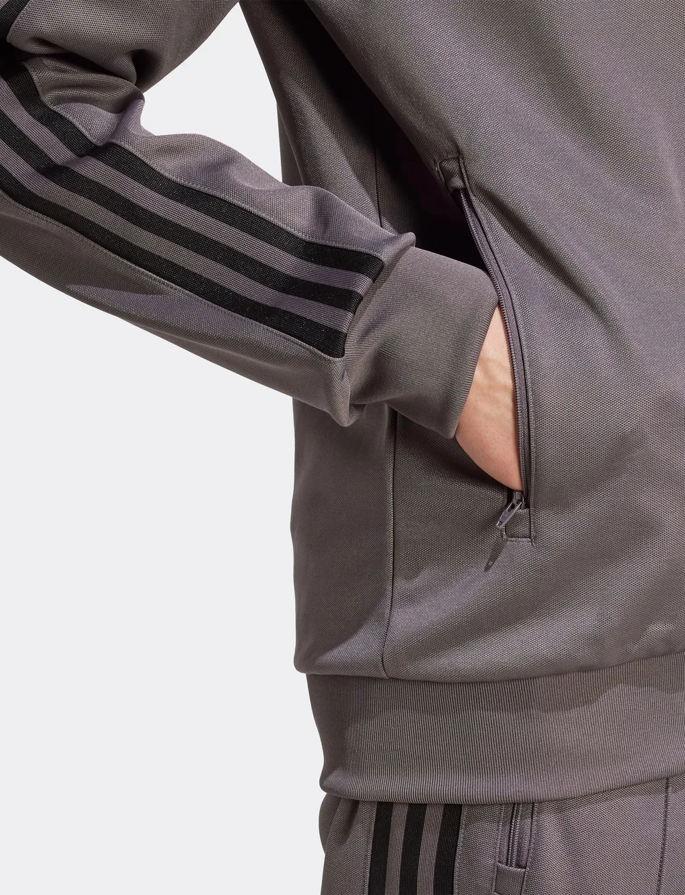 adidas Originals - CLASSIC TT - oberteile - grestr/black - 4