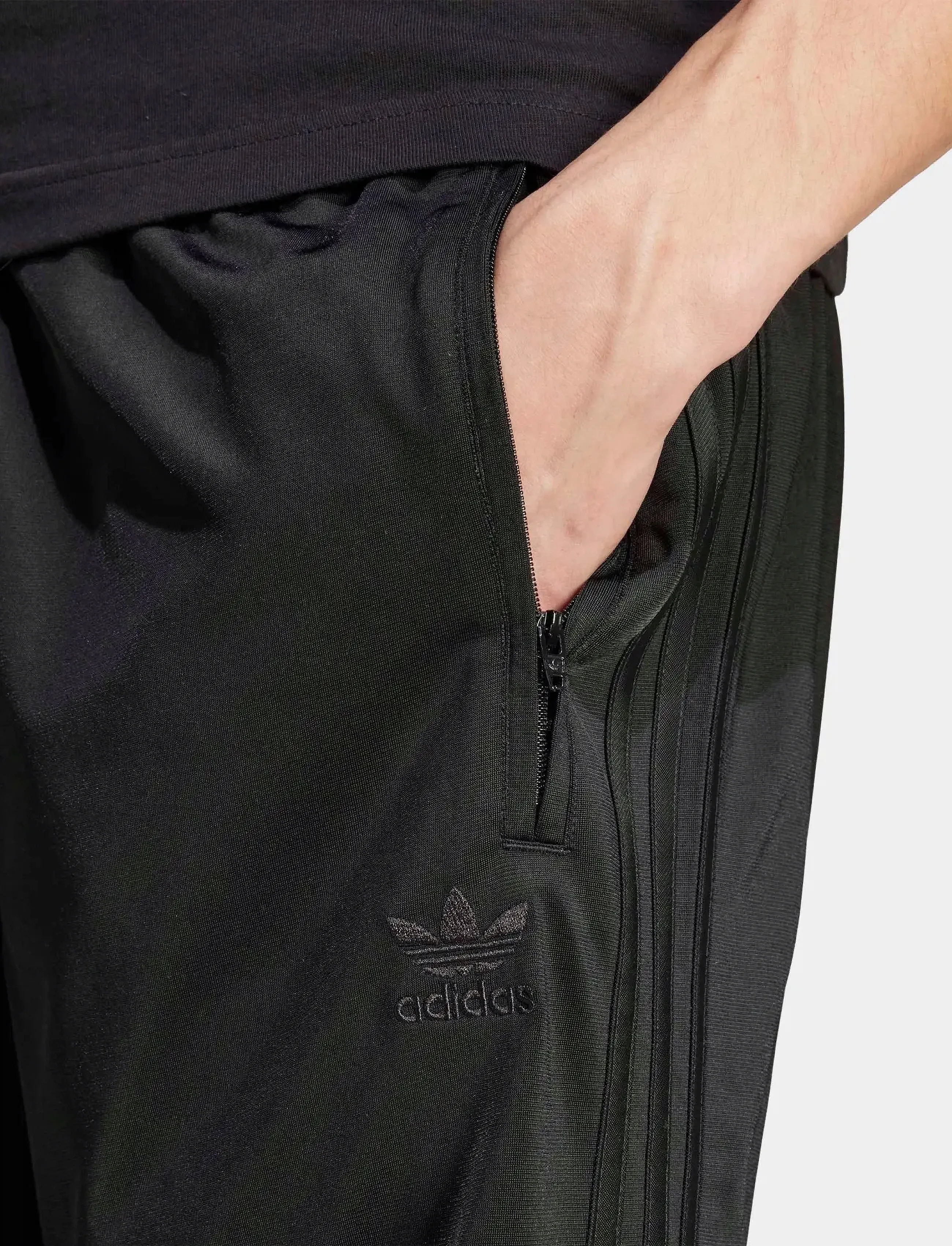 adidas Originals - FIREBIRD SHORT - black/black - 4
