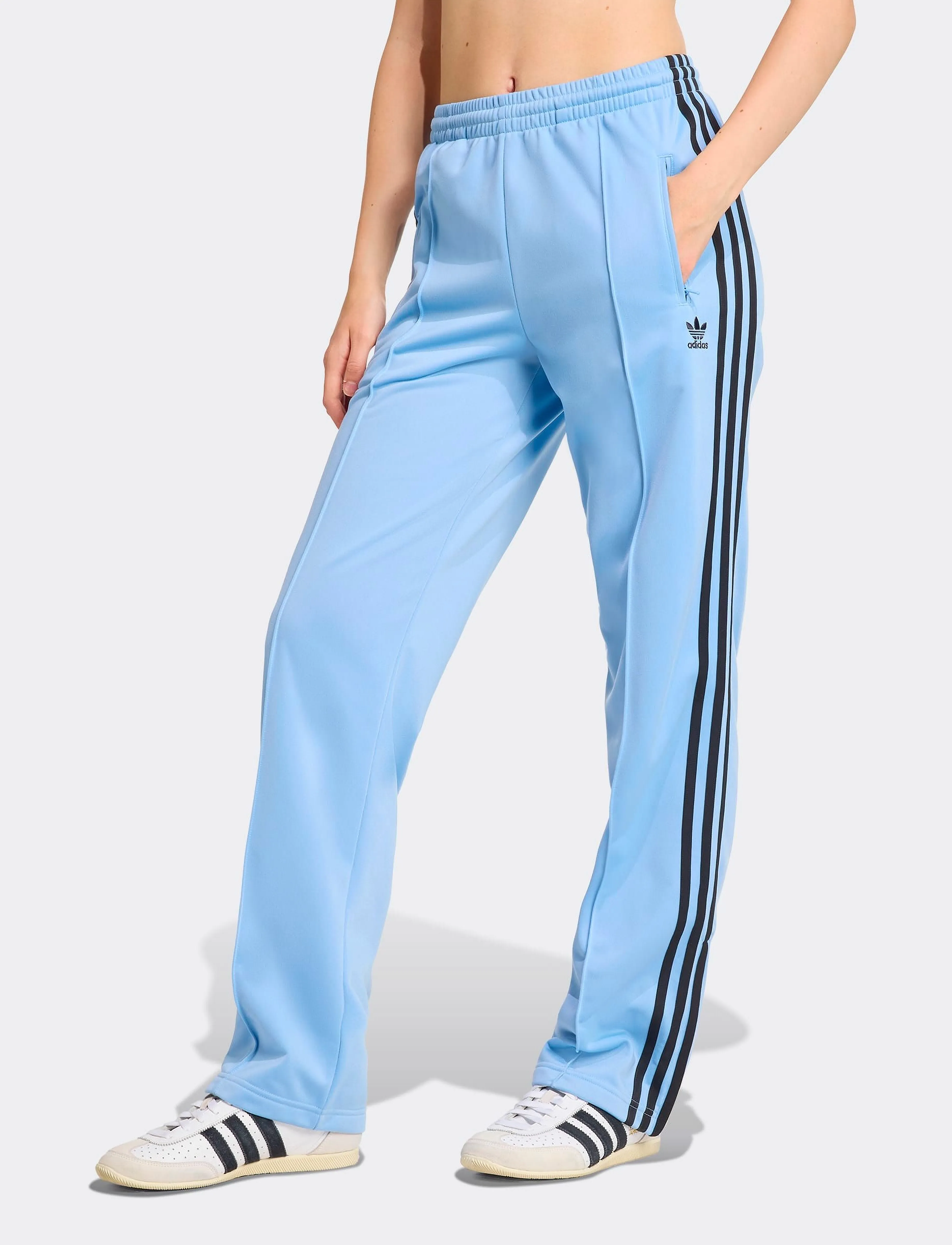 【新品】adidas レディース スウェットセット ライトブルー adijy2676_cashblublack_10.webp