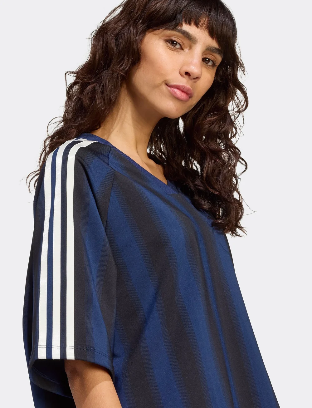 adidas Originals - LINEAR TEE - jalkapallopaidat - nindig - 4