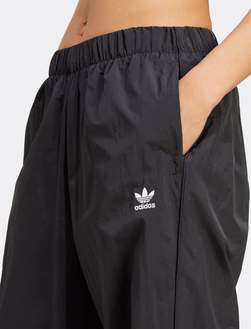 adidas Originals - ESS WOVEN PANT - treniņbikses - black - 3