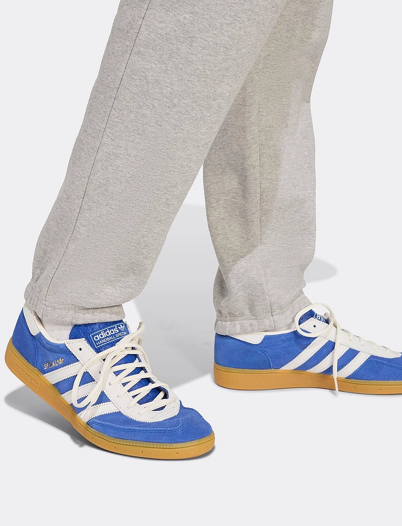 adidas Originals - ESS PT - verryttelyhousut - mgreyh/white - 4