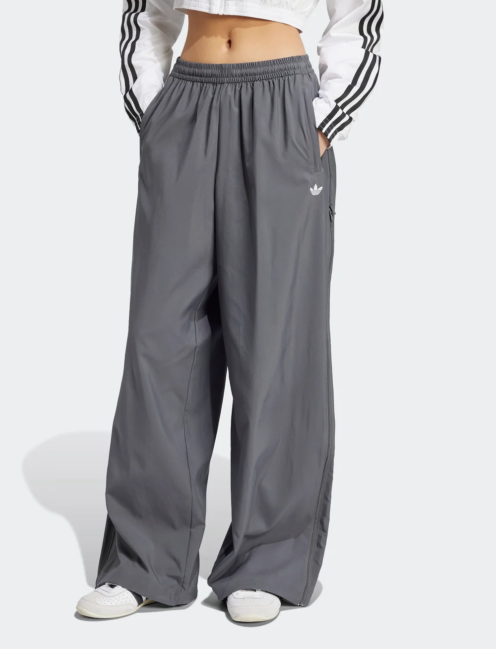 adidas Originals - WOVEN TP - treeningpüksid - grefiv - 4