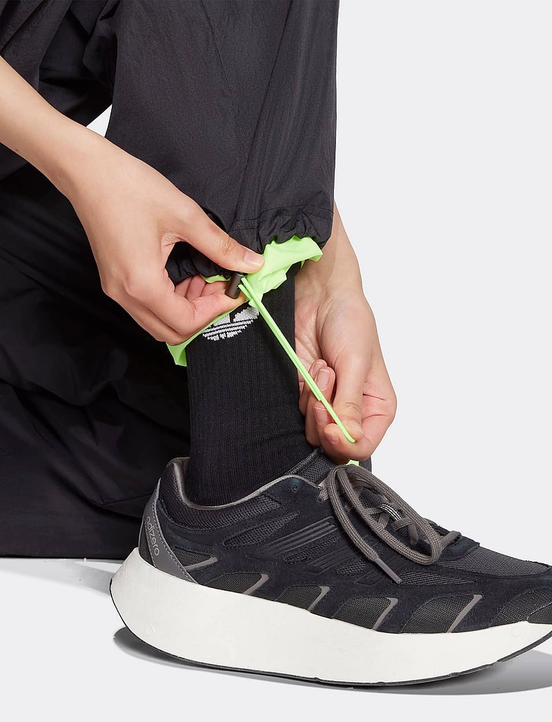 adidas Originals - TEAMGEIST TP - joggingbukser - black - 3