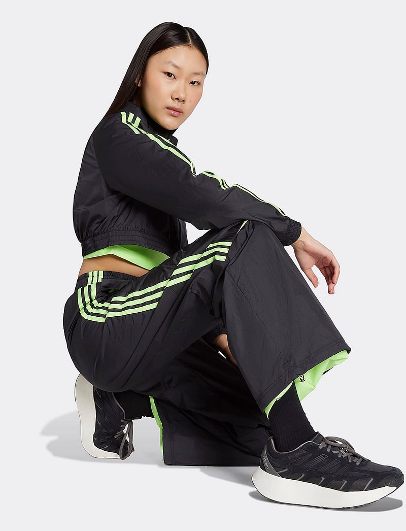 adidas Originals - TEAMGEIST TP - joggingbukser - black - 4