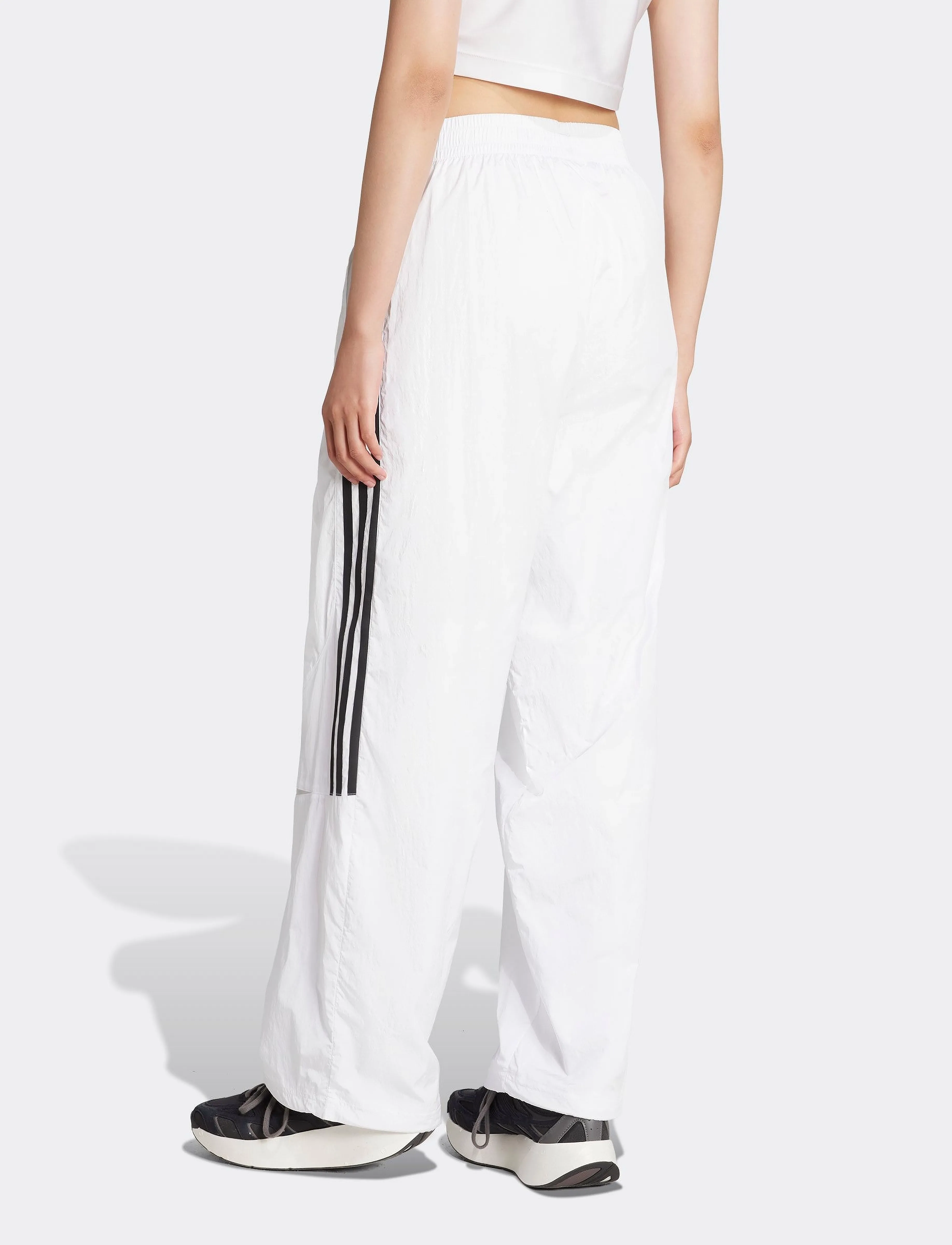 adidas Originals - TEAMGEIST TP - treeningpüksid - white - 4