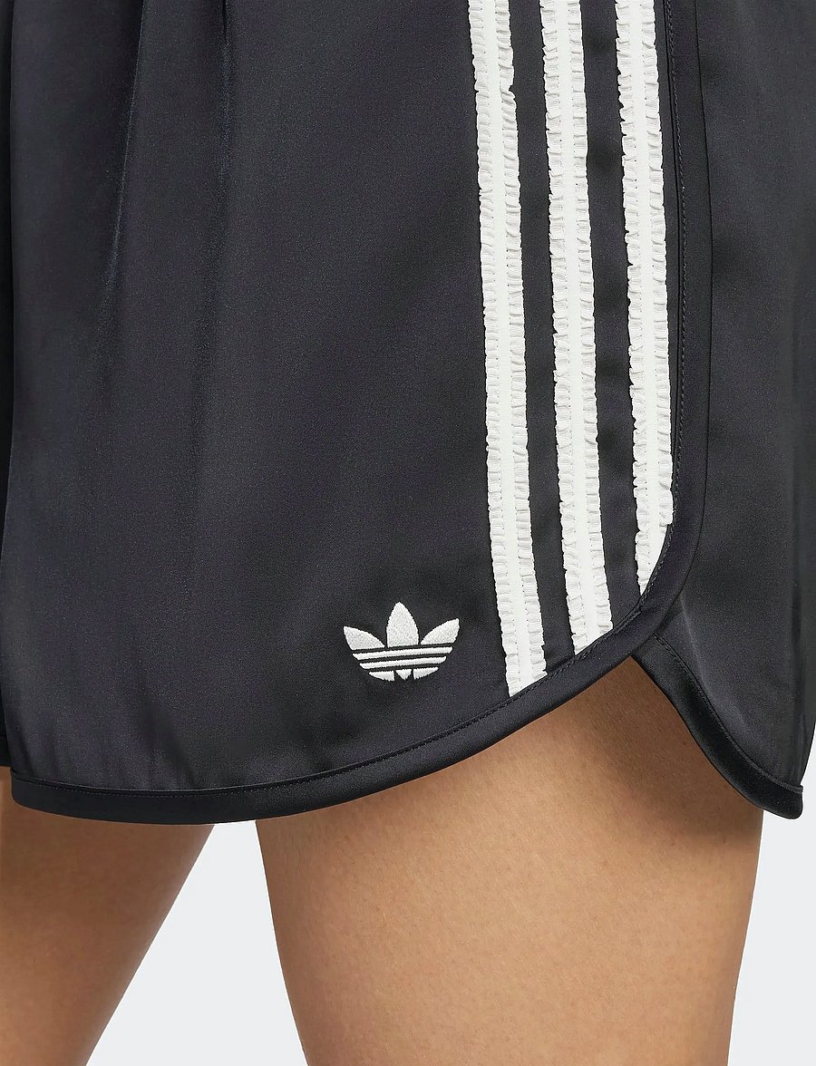 adidas Originals - RUFFLE SHORTS - black - 4