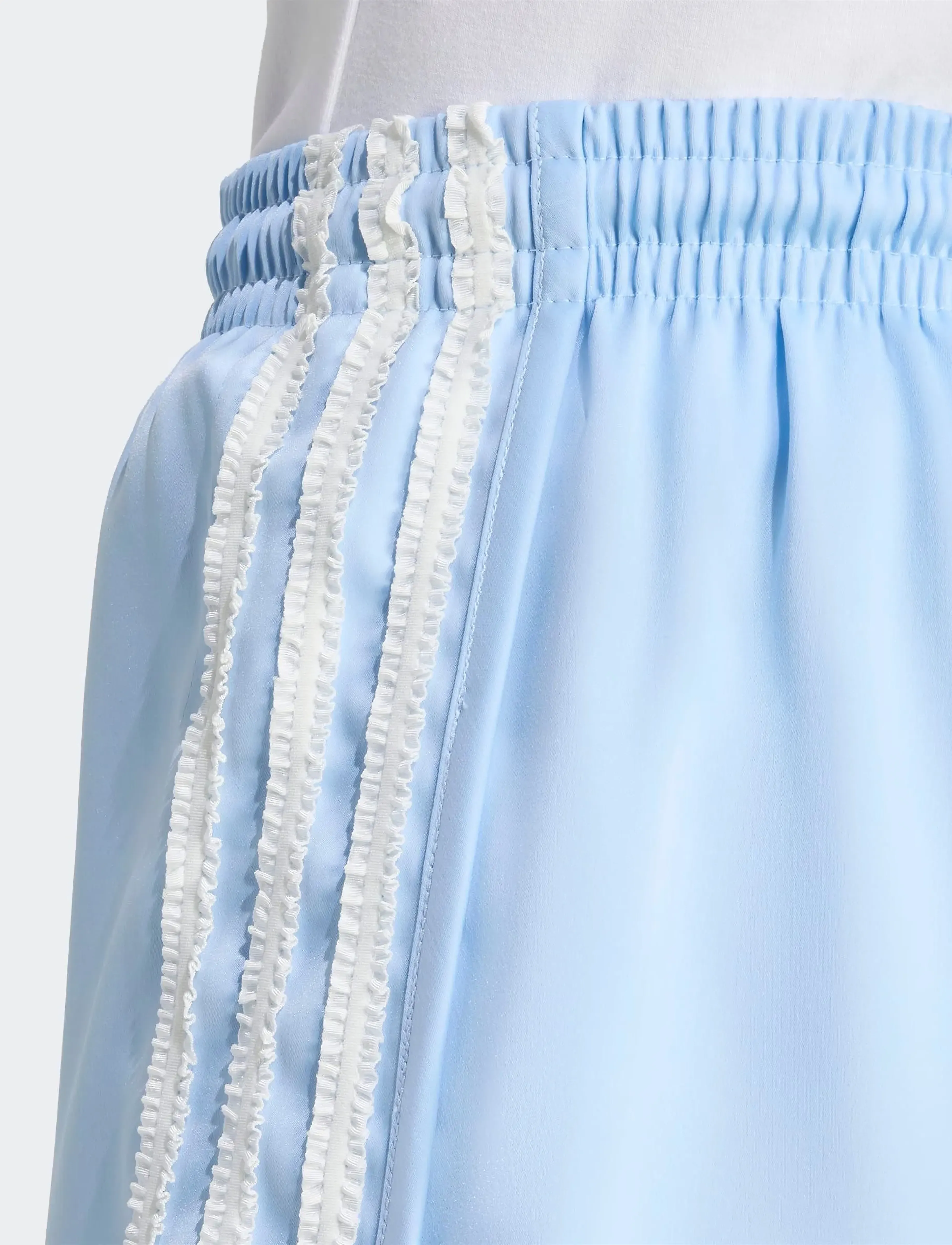 adidas Originals - RUFFLE SHORTS - clesky - 3