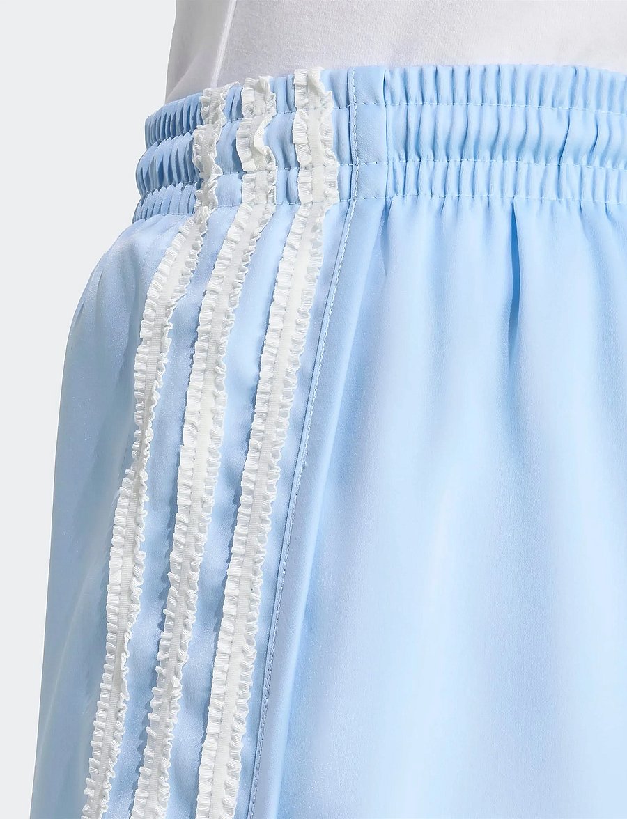 adidas Originals - RUFFLE SHORTS - clesky - 3