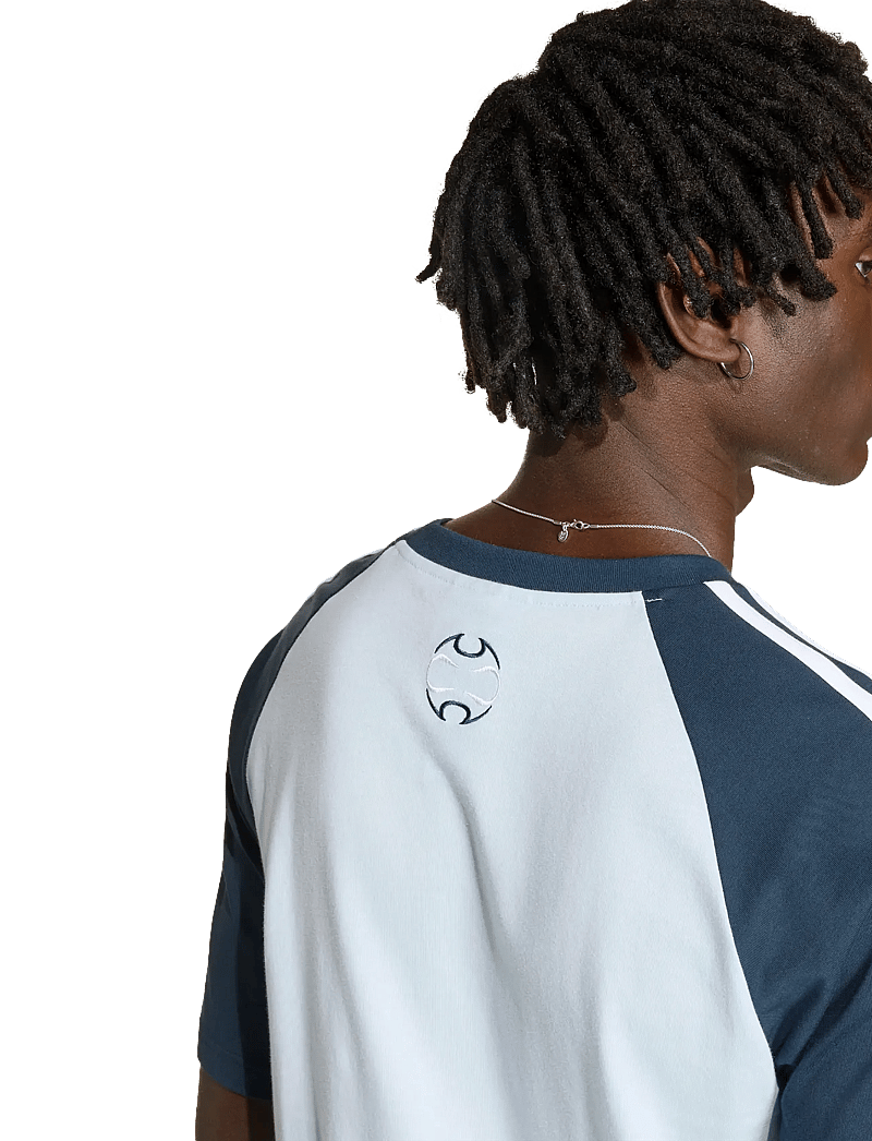 adidas Originals - TEAMGEIST TEE - t-shirts - crsk/aurink - 4