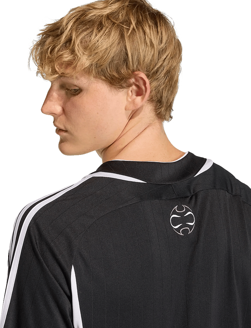 adidas Originals - TEAMGEIST TEE - oberteile & t-shirts - black - 5