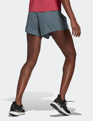 adidas Sportswear - W Q2SP SHORT - korte trainingsshorts - bluoxi - 3