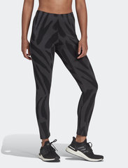 adidas Sportswear - Sportswear Future Icons Feel Fierce Graphic Leggings W - sweatpants - multco/carbon/black - 2