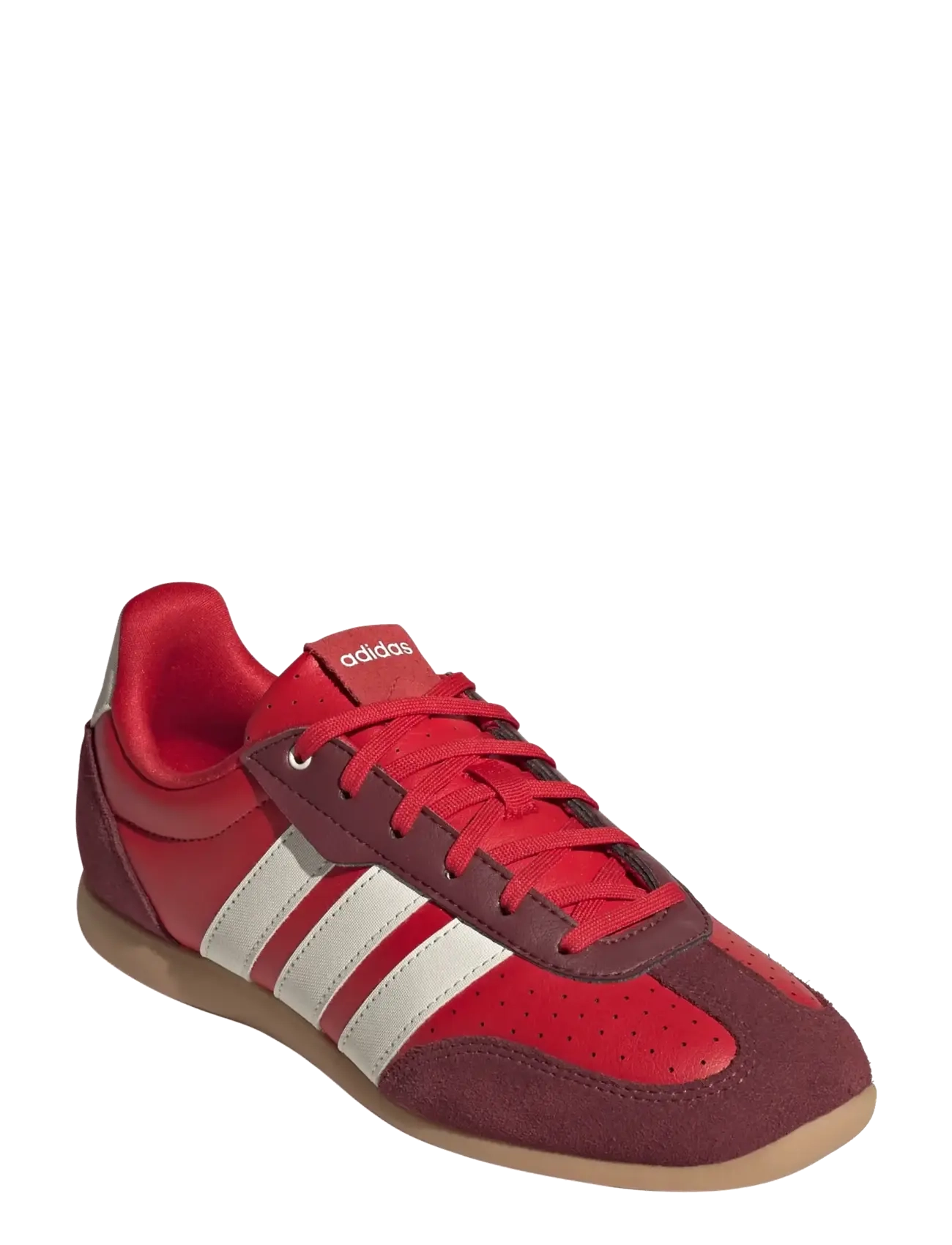 adidas Sportswear BARREDA LO - Sko - BETSCA/OWHITE/GUM3 / red